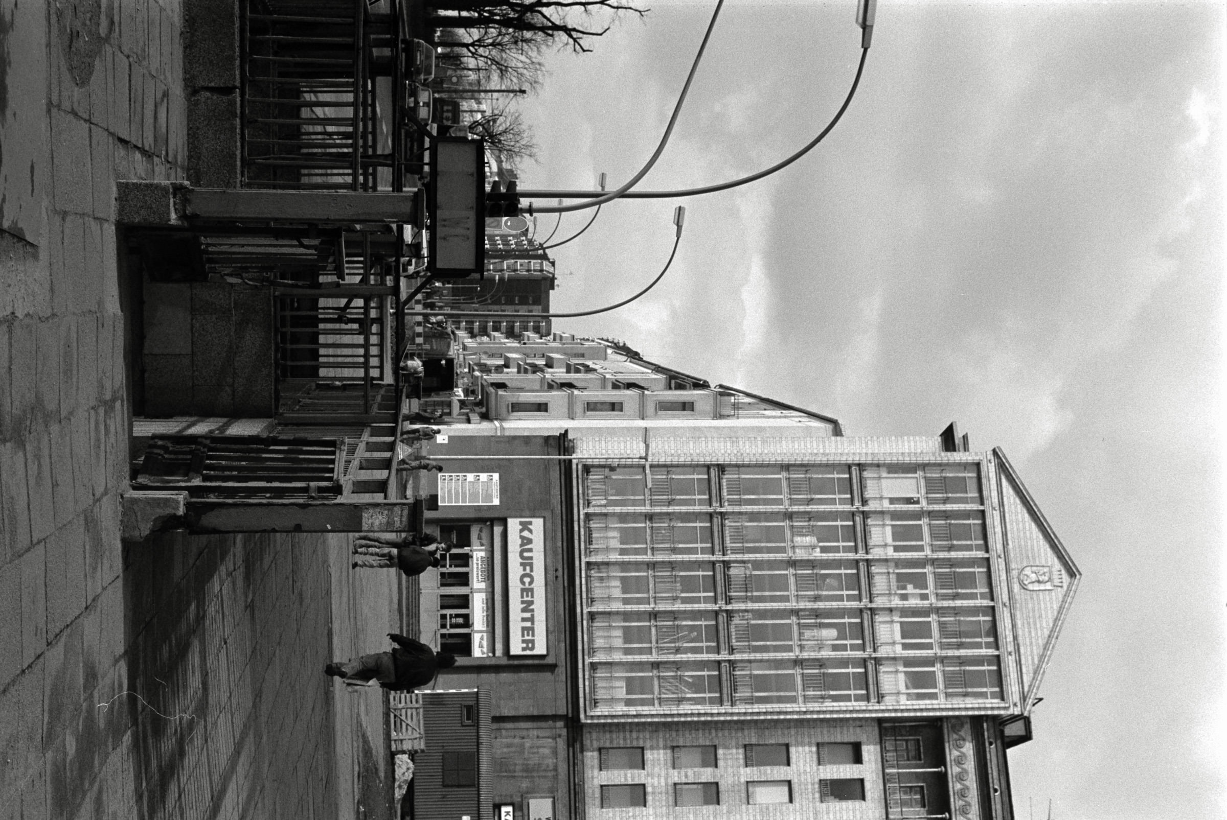 AHP F1993 03 005 sc240902 img16 NLP